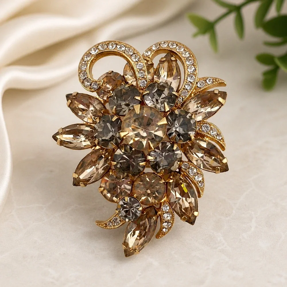 Eisenberg ICE Rhinestone Brooch Gold Tone Vintage Statement Pin 2 1/4
